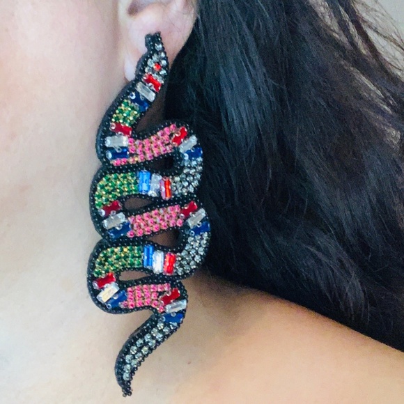 Snake earring with rhinestones....fabulous!! - Picture 3 of 4